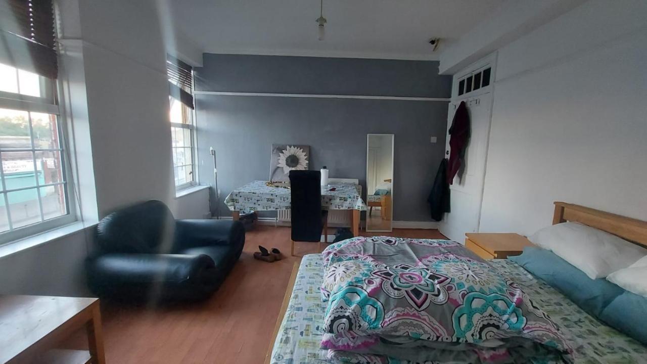 London Edgware Station Apartment Exteriör bild