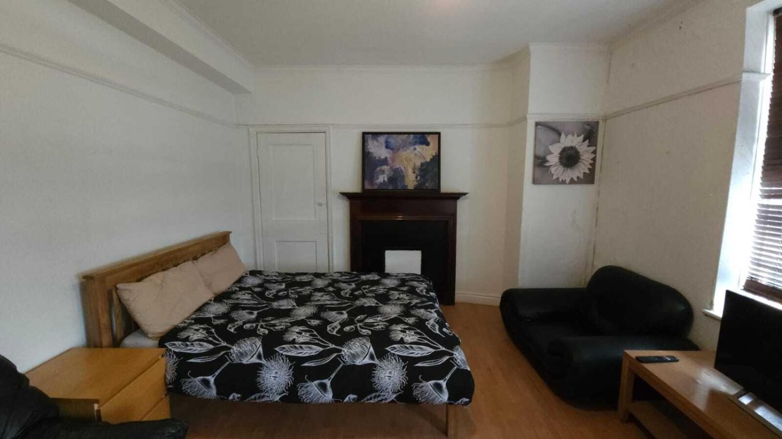 London Edgware Station Apartment Rum bild