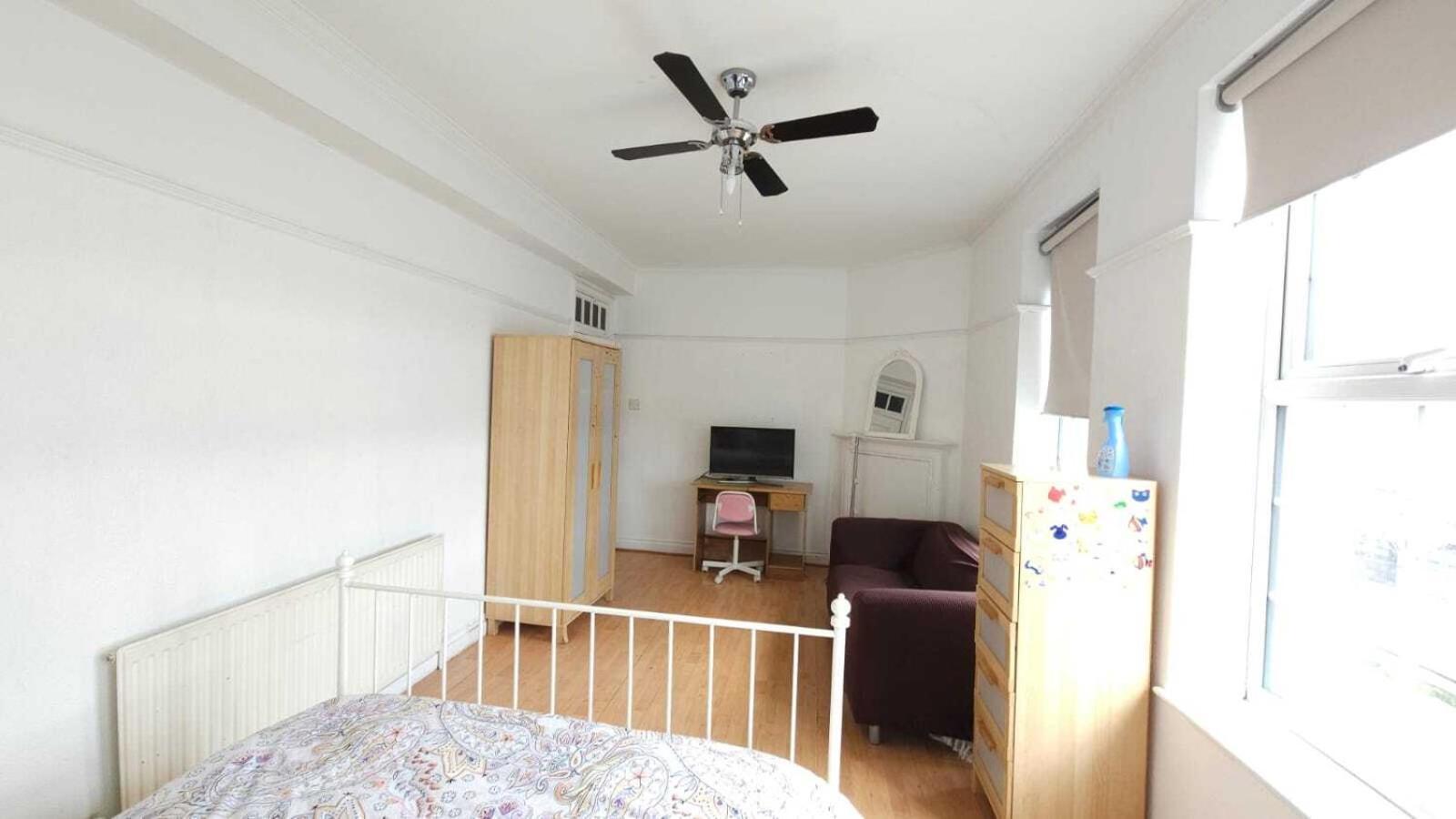 London Edgware Station Apartment Rum bild