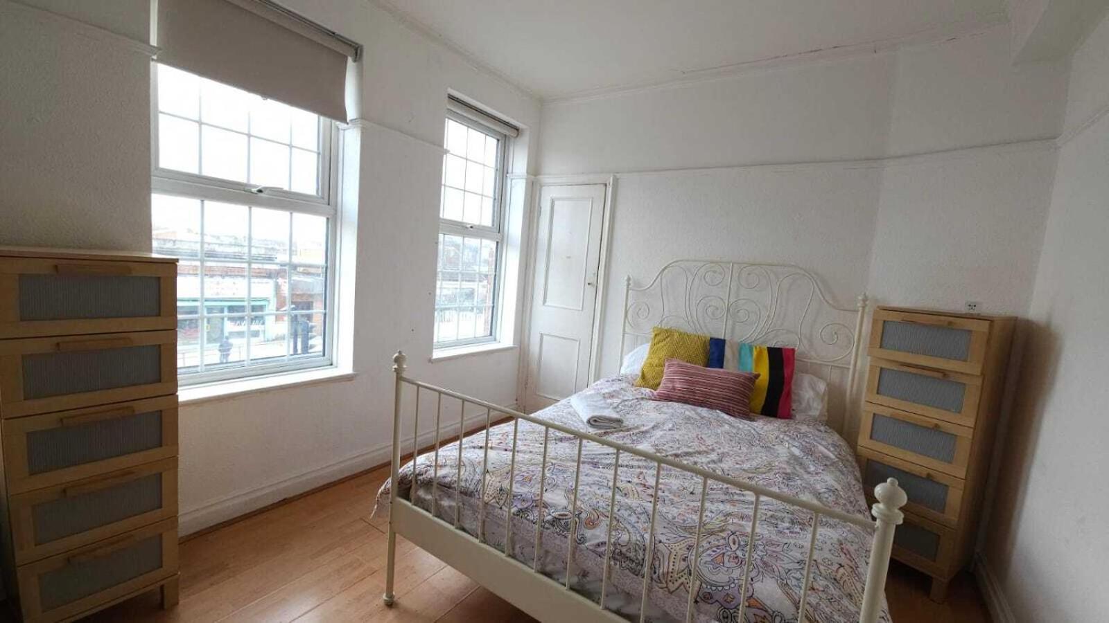 London Edgware Station Apartment Rum bild