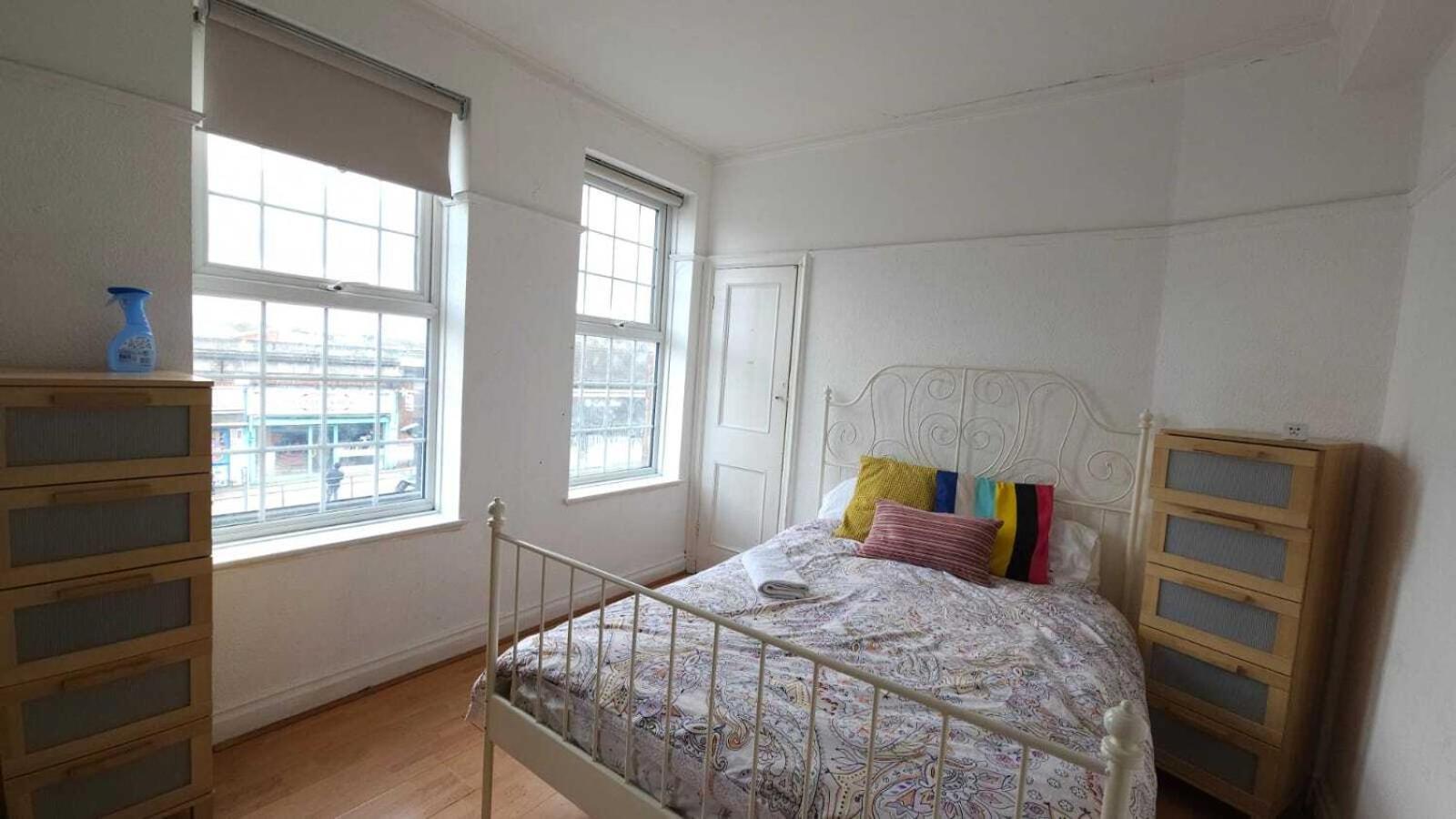 London Edgware Station Apartment Rum bild