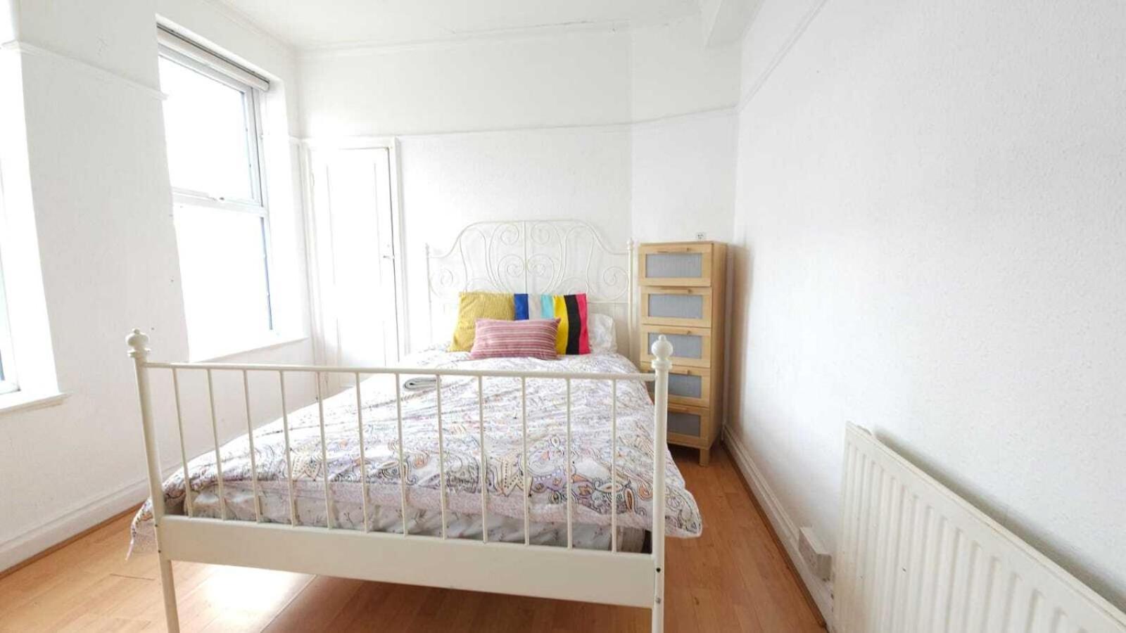 London Edgware Station Apartment Rum bild