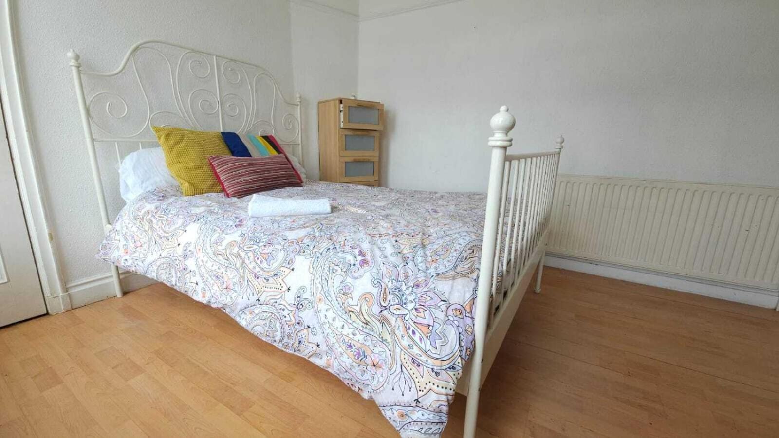 London Edgware Station Apartment Rum bild